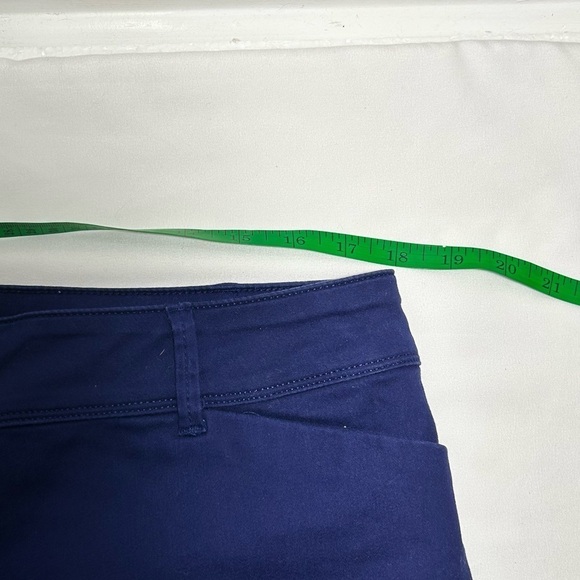 The Limited Short Blue Size 14 - Picture 6 of 10